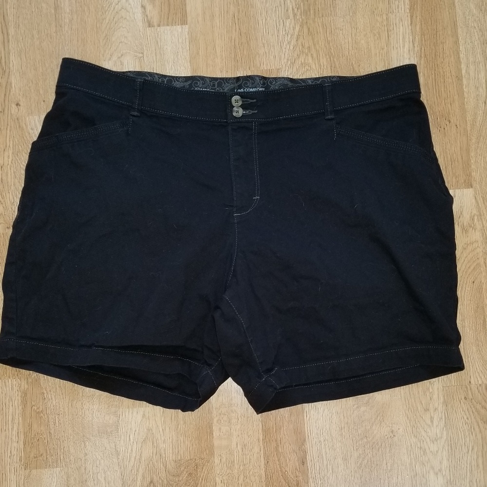 Lee Comfort waist size 20W black shorts